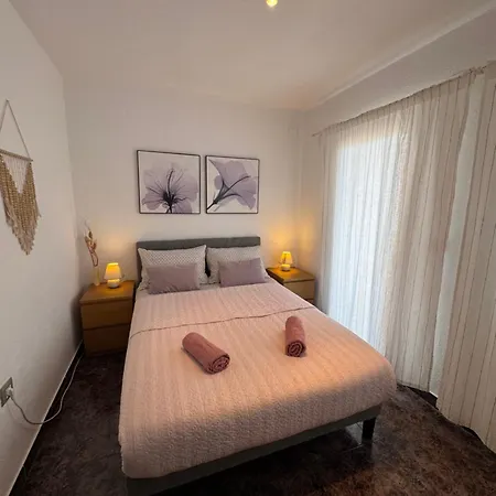 Great Close To The アパート ガンディア